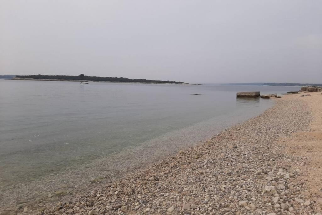 Apartman Near Fazana-500 From The Sea Buitenkant foto