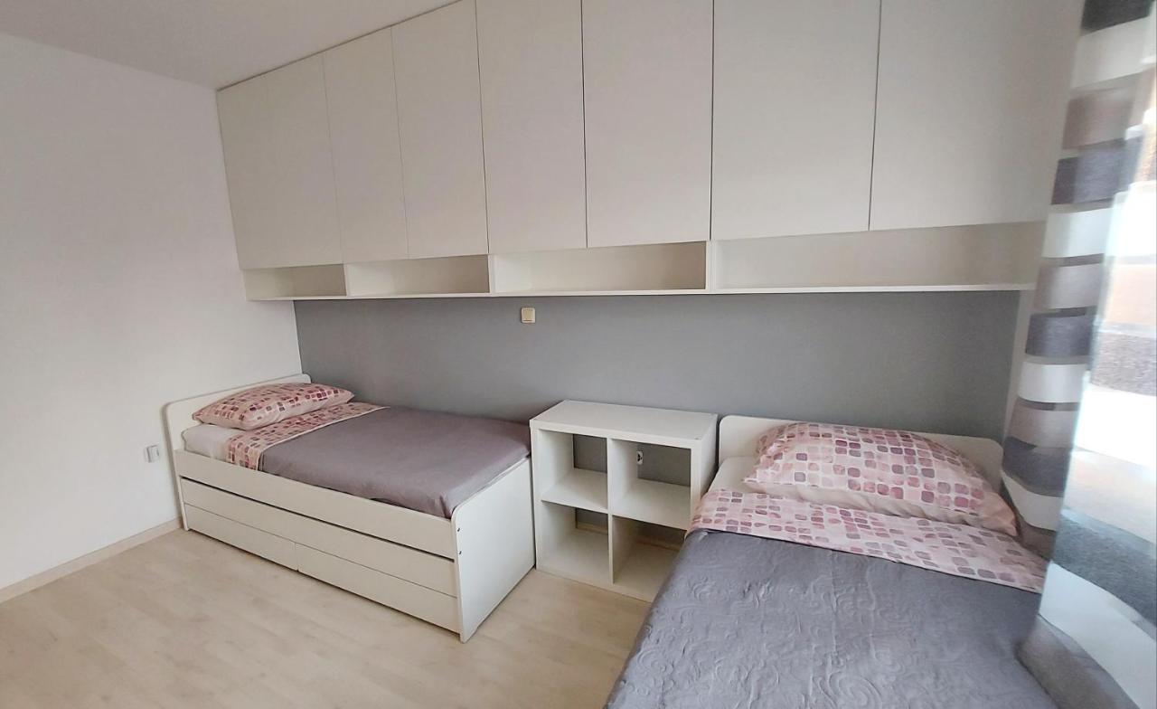 Apartman Near Fazana-500 From The Sea Buitenkant foto