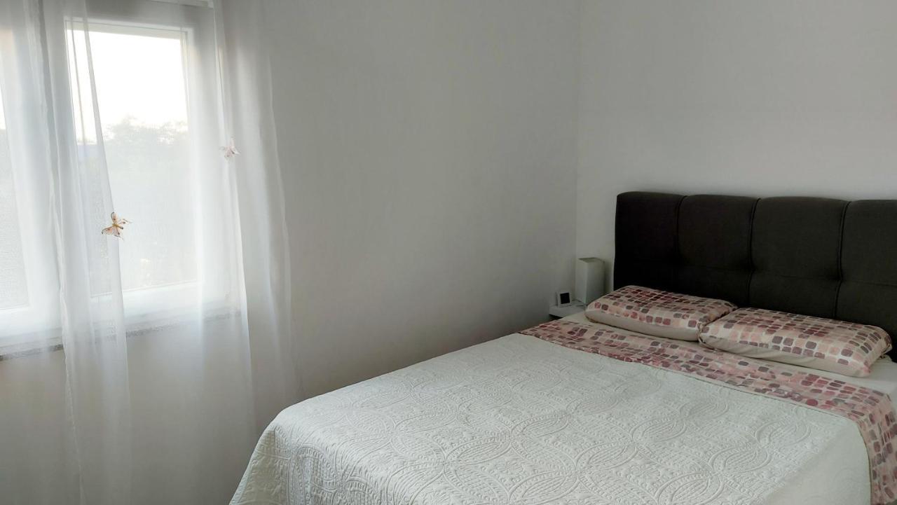Apartman Near Fazana-500 From The Sea Buitenkant foto
