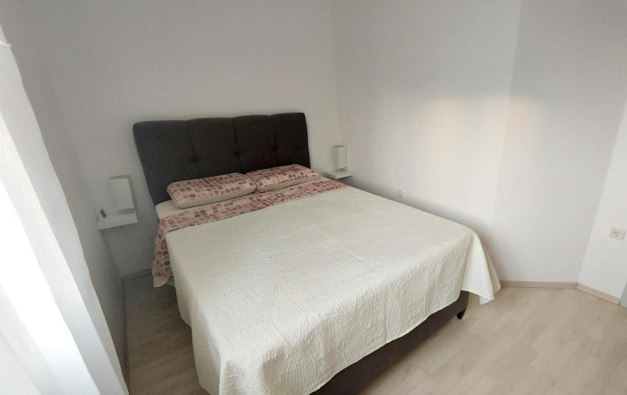 Apartman Near Fazana-500 From The Sea Buitenkant foto